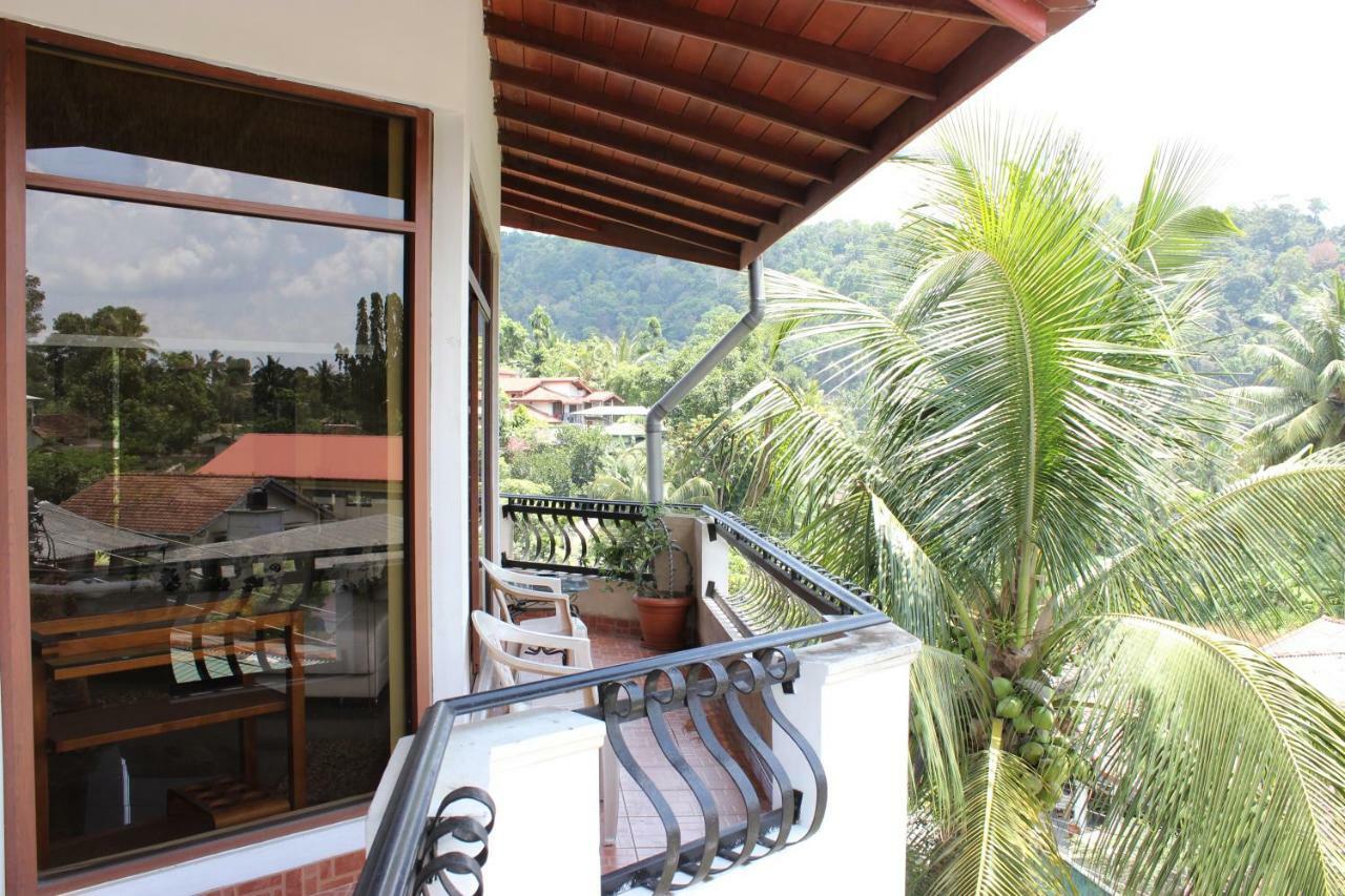 Resident View Homestay Kandy Eksteriør bilde